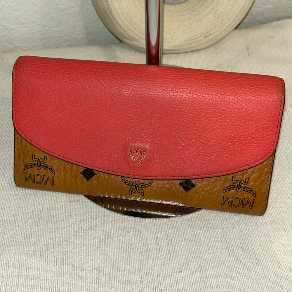 Beautiful MCM Wallet in great condition